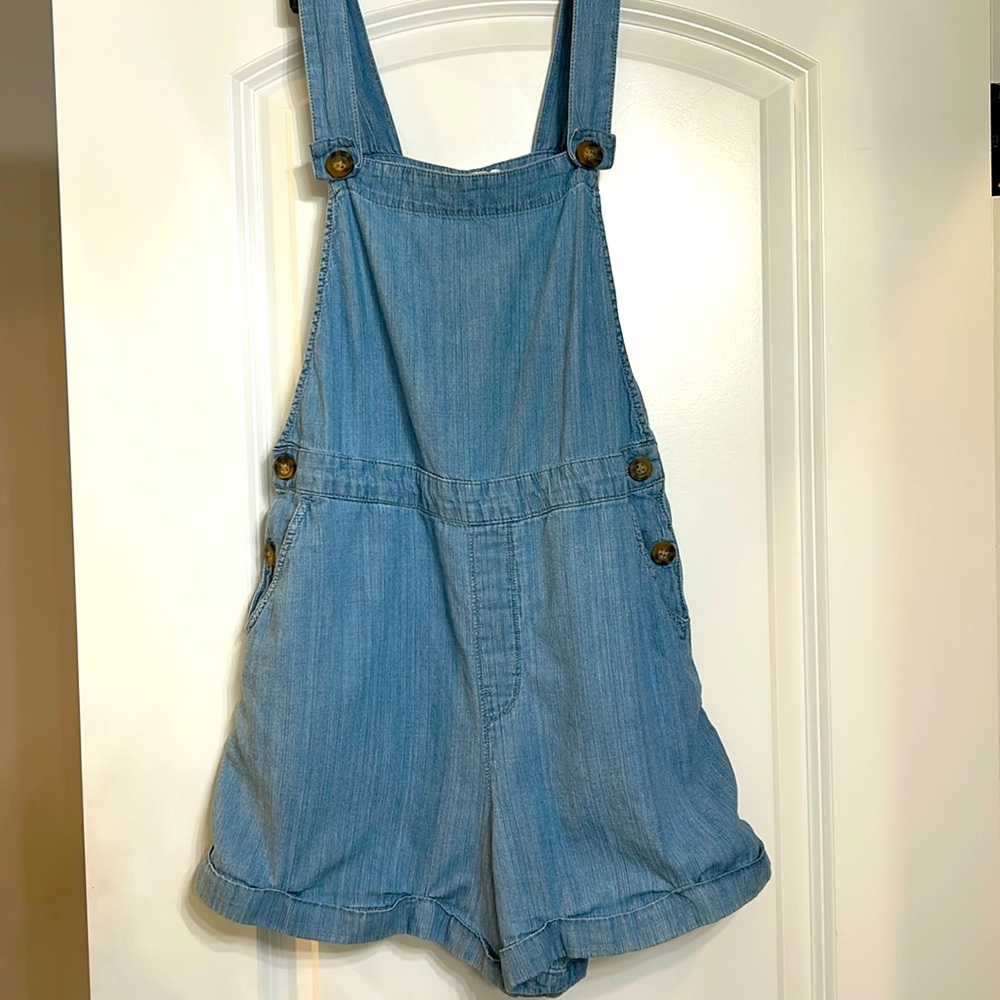 HOLLISTER short denim overalls size small
